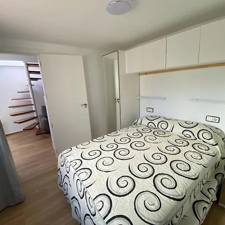 Lar De Apartmento En La Playa Санхенхо